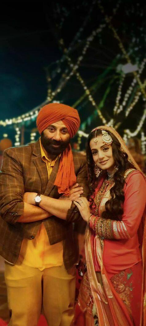 'ਗਦਰ 2' ਅਤੇ 'ਦਿ ਕੇਰਲਾ ਸਟੋਰੀ' ਅਤੇ 'ਦਿ ਕਸ਼ਮੀਰ ਫਾਈਲਜ਼' ਵਰਗੀਆਂ ਫਿਲਮਾਂ ਦੀ ਵੱਡੀ ਸਫਲਤਾ ਬਾਰੇ ਗੱਲ ਕਰਦੇ ਹੋਏ ਨਸੀਰੂਦੀਨ ਸ਼ਾਹ ਨੇ ਕਿਹਾ ਕਿ ਭਾਵੇਂ ਉਨ੍ਹਾਂ ਨੇ ਇਹ ਫਿਲਮਾਂ ਨਹੀਂ ਦੇਖੀਆਂ ਹਨ, ਪਰ ਉਨ੍ਹਾਂ ਨੂੰ ਇਹ ਗੱਲ ਪ੍ਰੇਸ਼ਾਨ ਕਰਨ ਵਾਲੀ ਲੱਗਦੀ ਹੈ ਕਿ ਇਹ ਫਿਲਮਾਂ ਕਾਫੀ ਸਫਲ ਹੋਈਆਂ ਹਨ।ਜਦਕਿ ਫਿਲਮ ਮੇਕਰ ਸੁਧੀਰ ਮਿਸ਼ਰਾ, ਅਨੁਭਵ ਸਿਨਹਾ ਅਤੇ ਹੰਸਲ ਮਹਿਤਾ ਨੂੰ ਜ਼ਿਆਦਾ ਦਰਸ਼ਕ ਨਹੀਂ ਮਿਲਦੇ।