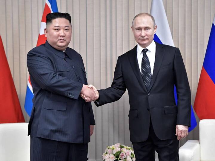 रूस की तरफ से किम के लिए आयोजित किया गया ये दूसरा राजकीय रात्रिभोज है. इससे पहले  साल 2019 में किम के  व्लादिवोस्तोक यात्रा के दौरान उनके सम्मान में एक राजकीय स्वागत समारोह आयोजित किया गया था.