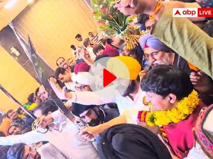 Indore 3 MLA Akash Vijayvargiya waved sword celebrated his birthday in Madhya Pradesh ANN Watch: एक बार फिर सुर्खियों में आकाश विजयवर्गीय, इंदौर-3 के 'बल्लेबाज' विधायक ने तलवार लहरा कर मनाया जन्मदिन