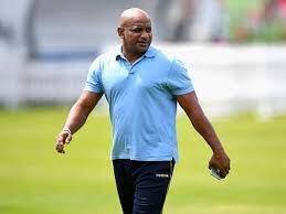 তালিকায় শেষে রয়েছেন আরেক লঙ্কা অধিনায়ক ও একসময়ের বিধ্বংসী লঙ্কা ওপেনার সনৎ জয়সূর্য। তিনি ৪১৬ ইনিংস সময় নিয়েছিলেন ১৩ হাজার ওয়ান ডে রান পূরণ করার জন্য।