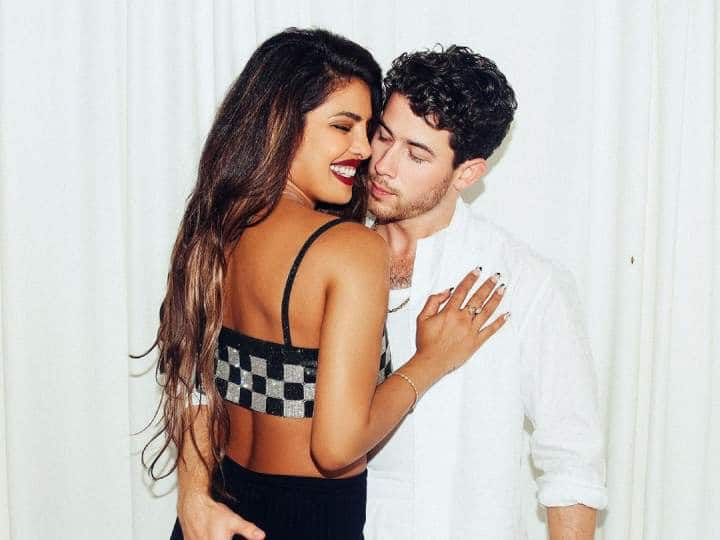 Priyanka Chopra viral video fans telling iam going to marry Nick Jonas actress replied at Jonas Brothers Concert 'मैं निक जोनस से शादी करने जा रही थी...' फैन ने Priyanka Chopra से कही ये बात तो एक्ट्रेस ने दिया मजेदार जवाब