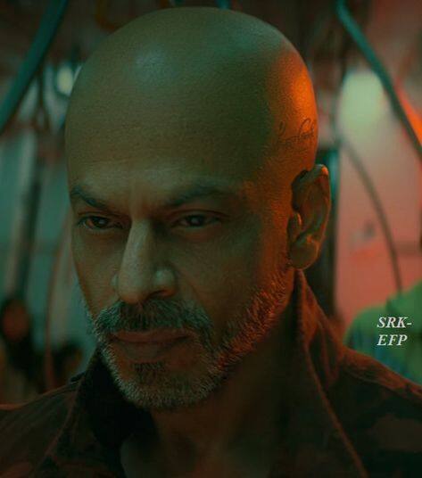 ਜਲਦ ਹੀ ਫਿਲਮ 'ਦਿ ਵੈਕਸੀਨ ਵਾਰ' 'ਚ ਨਜ਼ਰ ਆਉਣ ਵਾਲੇ ਨਾਨਾ ਪਾਟੇਕਰ ਨੇ ਬਿਨਾਂ ਨਾਂ ਲਏ 'ਜਵਾਨ' 'ਤੇ ਨਿਸ਼ਾਨਾ ਸਾਧਿਆ ਹੈ। ਫਿਲਮ ਦੇ ਟ੍ਰੇਲਰ ਲਾਂਚ ਈਵੈਂਟ ਦੌਰਾਨ ਨਾਨਾ ਪਾਟੇਕਰ ਨੇ ਸਮਾਨਾਂਤਰ ਅਤੇ ਕਮਰਸ਼ੀਅਲ ਸਿਨੇਮਾ ਵਿੱਚ ਫਰਕ ਬਾਰੇ ਕਿਹਾ ਕਿ ਦੋਵਾਂ ਵਿੱਚ ਫਰਕ ਹੁਣ ਮੌਜੂਦ ਨਹੀਂ ਹੈ। ਉਨ੍ਹਾਂ ਕਿਹਾ ਕਿ ਓ.ਟੀ.ਟੀ ਦੇ ਆਉਣ ਤੋਂ ਬਾਅਦ ਹਰ ਫ਼ਿਲਮ ਨੂੰ ਇੱਕ ਪਲੇਟਫਾਰਮ ਮਿਲਿਆ ਹੈ। ਨਾਨਾ ਪਾਟੇਕਰ ਨੇ ਅੱਗੇ ਕਿਹਾ ਕਿ ਹੁਣ ਜਿਸ ਤਰ੍ਹਾਂ ਦੀਆਂ ਫਿਲਮਾਂ ਆ ਰਹੀਆਂ ਹਨ, ਲੋਕ ਦੇਖਣ ਲਈ ਮਜਬੂਰ ਹੋ ਰਹੇ ਹਨ।