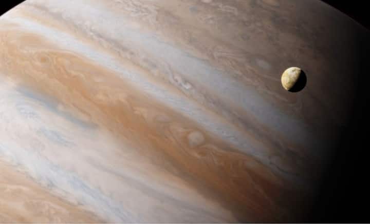 তবে চাইলে Juno-র তোলা ছবি সরাসরিও দেখতে পারেন পৃথিবীবাসী। তার জন্য https://missionjuno.swri.edu/junocam/processing ওয়েবসাইটে যেতে হবে। Juno সম্পর্কে বিশদ তথ্য পাওয়া যাবে https://www.nasa.gov/mission_pages/juno/main/index.html ওয়েবসাইটে।