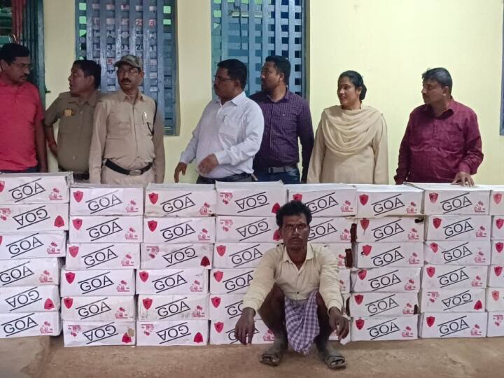 bastar news in hindi Action in liquor smuggler And one Smuggler Arrested ann Chhattishgarh में शराब तस्करों पर बड़ी कार्रवाई, 80 पेटी अवैध शराब जब्त, 1 आरोपी गिरफ्तार