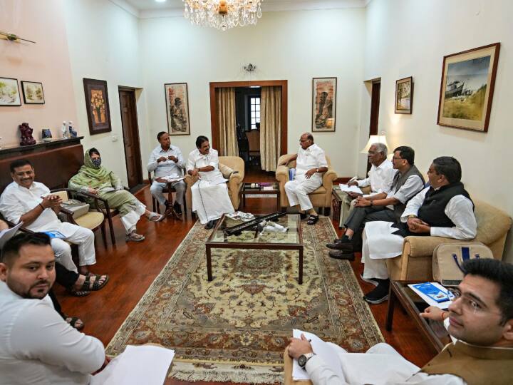 INDIA Coordination Committee Meeting Discuss on Caste Census Rally Media Sanatan dharma Seat Sharing for Lok Sabha Election DMK Congress TMC BJP Anurag Thukur Reacts I.N.D.I.A. कोआर्डिनेशन कमेटी की बैठक में साझा रैली, सीट शेयरिंग और जाति जनगणना पर हुई बात, सनातन धर्म विवाद पर बनी ये सहमति