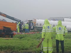 Plane Crash: मुंबई एयरपोर्ट पर लैंडिंग के वक्त प्राइवेट जेट ने खोया कंट्रोल, देखते ही देखते हुए दो टुकड़े, हादसे की तस्वीरें
