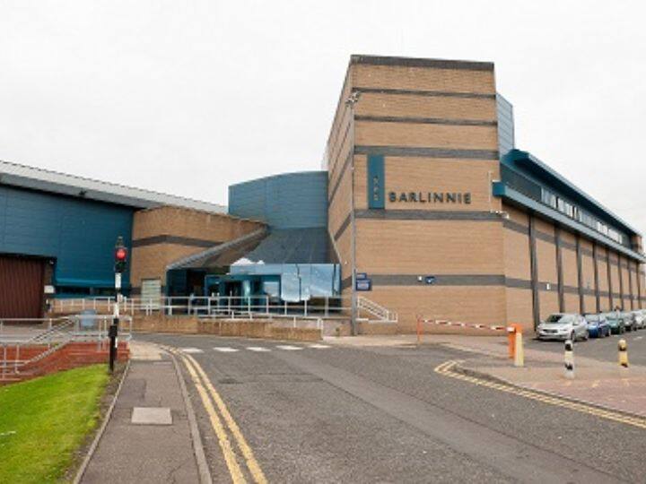 ये स्कॉटलैंड की एचएमपी जेल है. 700 कैदियों वाले इस जेल में भी कमाल की सुविधाएं दी जाती हैं. इस जेल में कैदियों को सुधारने के लिए भेजा जाता है. कहते हैं कि ये जेल दुनिया के बेस्ट जेलों में से एक है.