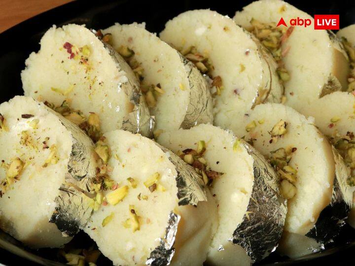 सफेद मिठाई: शुक्रवार के दिन आप छोटे बच्चों में सफेद मिठाई या दूध से बनी मिठाई बांटे. शुक्रवार का दिन शुक्र ग्रह से संबंधित है. ऐसे में इन चीजों का दान करने से शुक्र ग्रह से आपको शुभ फल की प्राप्ति होगी.