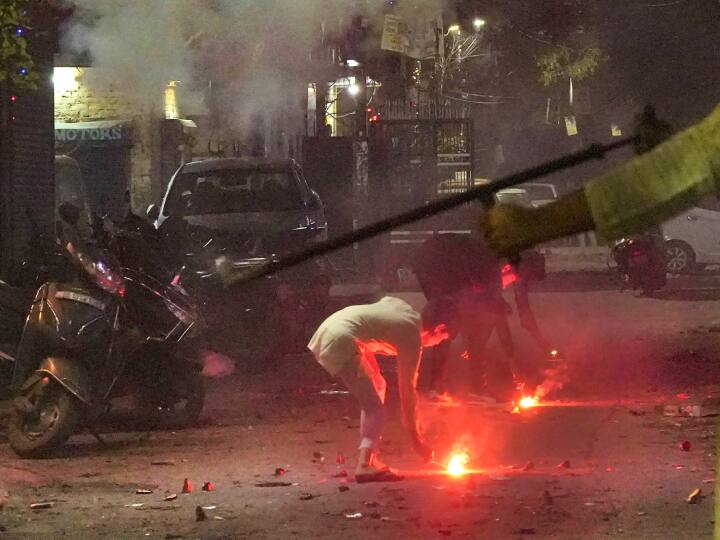 Delhi Firecrackers Ban Supreme Court reserves verdict 2023 Diwali ANN Firecracker Ban: सुप्रीम कोर्ट ने पुलिस से पूछा- 'रोक के बावजूद कैसे चलते हैं दिल्ली में पटाखे?', सुरक्षित रखा आदेश