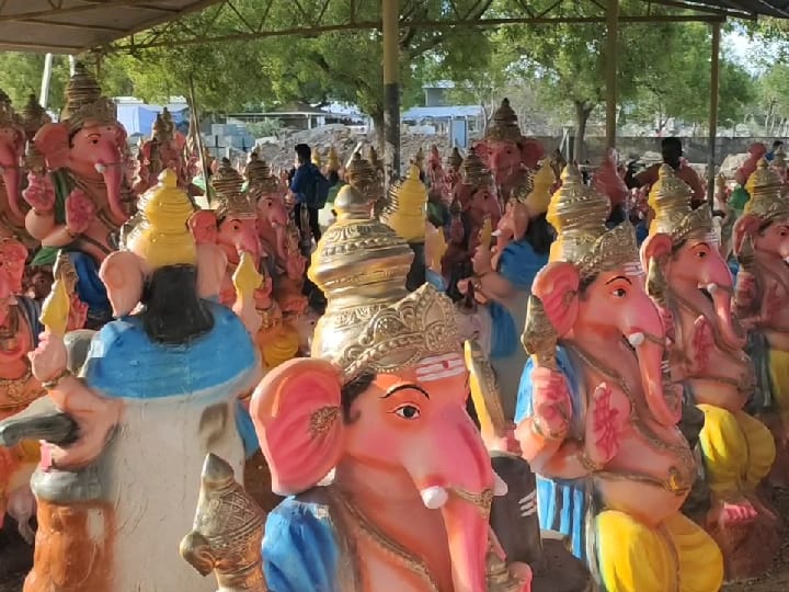 Vinayagar Chaturthi 2023: தூத்துக்குடி மாவட்டம் கொம்மடி கோட்டையில் தயாராகி வரும் மாசில்லா விநாயகர் சிலைகள்