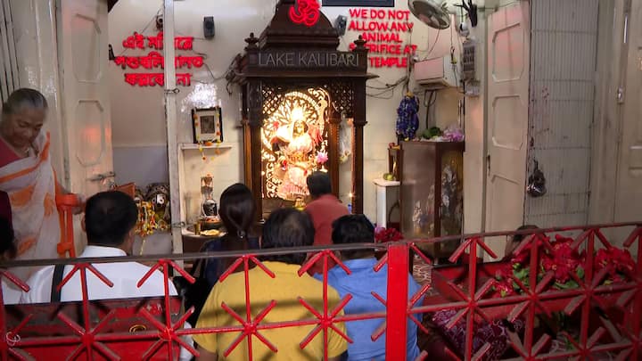 কৌশিকী অমাবস্যা উপলক্ষে সাজ সাজ রব লেক কালীবাড়িতেও।