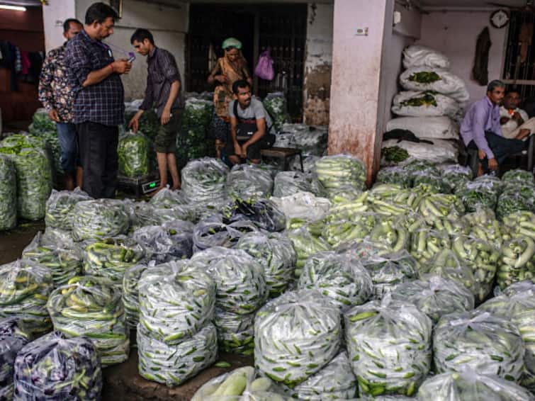 Wholesale Inflation WPI Remains Negative For Fifth Month, Rises Slightly To -0.52% In August Wholesale Inflation Remains Negative For Fifth Month, Rises Slightly To -0.52% In August