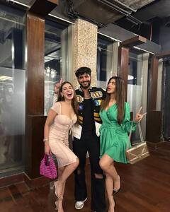 Bigg Boss OTT 2 फेम अभिषेक मल्हान, पलक पुरसवानी और आकांक्षा पुरी ने की मुलाकात, देखें फोटोज