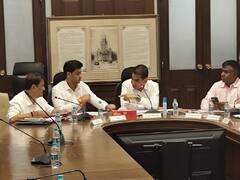 मुंबईच्या प्रश्नांसाठी कल्याणचे खासदार BMC मुख्यालयात; खासदार श्रीकांत शिंदे यांची पालिका आयुक्तांशी चर्चा