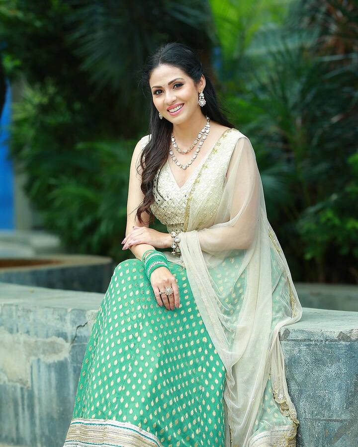 இதுவரை தமிழ், தெலுங்கு, கன்னடம், மலையாளம், ஹிந்தி ஆகிய மொழி படங்களில் நடித்துள்ளார்.