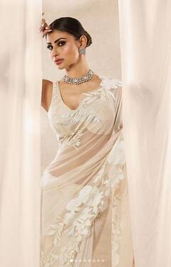 Mouni Roy: ਮੌਨੀ ਰਾਏ ਨੇ ਸਫੈਦ ਸ਼ਿਫੋਨ ਸਾੜੀ ਵਿੱਚ ਸ਼ੇਅਰ ਕੀਤੀਆਂ ਤਸਵੀਰਾਂ, ਪ੍ਰਸ਼ੰਸਕਾਂ ਨੇ ਕਿਹਾ-ਗੋਰਜੀਅਸ