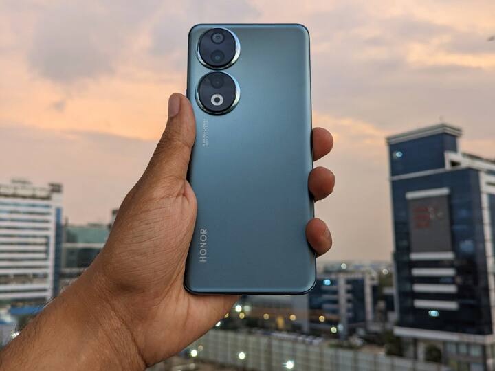 Honor 90 आज 12 बजे होगा लॉन्च, मिलेगा 200MP का प्राइमरी कैमरा और 5000mAh की बैटरी Honor 90 Launching today at 12 check expected price specs and availability Honor 90 आज 12 बजे होगा लॉन्च, मिलेगा 200MP का प्राइमरी कैमरा और 5000mAh की बैटरी