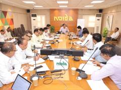 नोएडा प्राधिकरण के CEO ने साफ-सफाई को लेकर कंपनियों पर लगाया जुर्माना, एक कंपनी हुई ब्लैक लिस्टेड