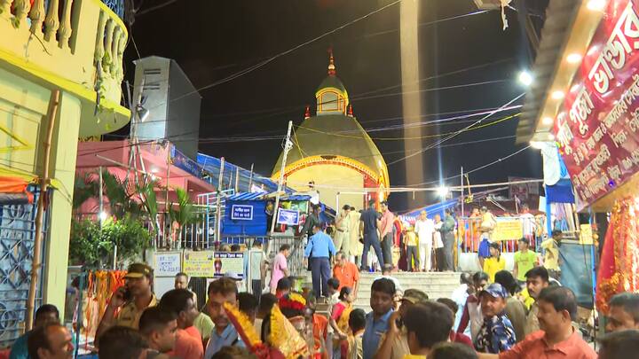 আজ কৌশিকী অমাবস্যা। তারাপীঠে তারা মায়ের বিশেষ পূজার আয়োজন করা হয়েছে।