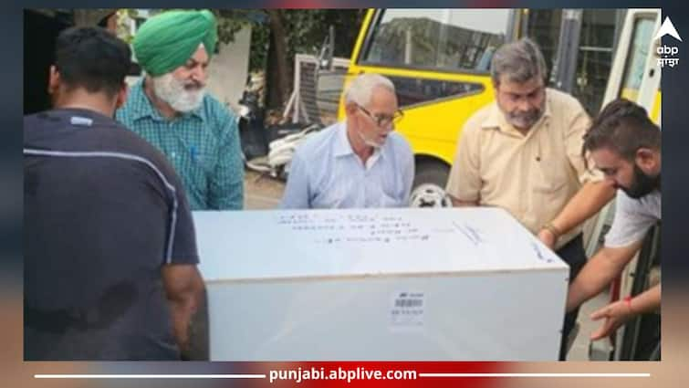 Punjab News: only son who came from abroad as a dead body, cadaver reached Dubai to Punjab Punjab News: ਬਜ਼ੁਰਗ ਮਾਪਿਆਂ 'ਤੇ ਟੁੱਟਿਆ ਦੁੱਖਾਂ ਦਾ ਪਹਾੜ,ਵਿਦੇਸ਼ੋਂ ਲਾਸ਼ ਬਣ ਕੇ ਆਇਆ ਇਕਲੌਤਾ ਪੁੱਤਰ, ਦਿਲ ਦਾ ਦੌਰਾ ਪੈਣ ਕਰਕੇ ਹੋਈ ਸੀ ਮੌਤ