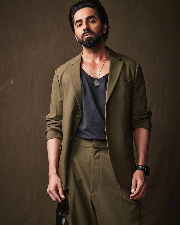 Ayushmann Khurrana Birthday: આ દિવસોમાં આયુષ્માન ખુરાના તેની ફિલ્મ 'ડ્રીમ ગર્લ 2'ની સફળતાનો આનંદ માણી રહ્યો છે. આજે તેનો જન્મદિવસ પણ છે. આયુષ્માન આજે 38 વર્ષનો થઈ ગયો છે. અભિનેતાને બોલિવૂડમાં 11 વર્ષ થયાં છે અને તે પોતાના અભિનય અને અવાજથી ચાહકોના દિલો પર રાજ કરી રહ્યો છે.