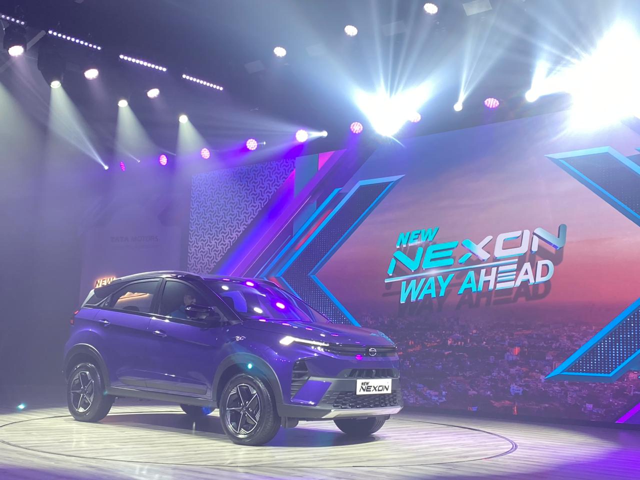 Tata Nexon Facelift Launched: लॉन्‍च हुई टाटा नेक्‍सन फेसलिफ्ट, डिटेल में जानें फीचर्स, कीमत और कलर ऑप्‍शंस