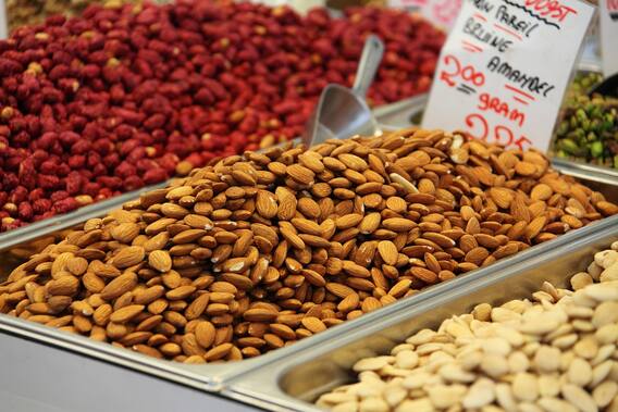 Benefits of Almonds: Almonds help in eliminating the problem of dandruff, there are many other benefits too. Benefits of Almonds: Almonds help in eliminating the problem of dandruff, there are many other benefits too.