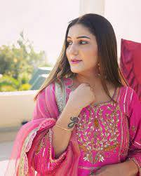 ਖਬਰਾਂ ਮੁਤਾਬਕ ਸਪਨਾ ਚੌਧਰੀ ਖਿਲਾਫ ਵੀ ਸ਼ਿਕਾਇਤ ਦਰਜ ਕਰਵਾਈ ਗਈ ਸੀ। ਇਸ ਤੋਂ ਬਾਅਦ ਸਪਨਾ ਕਾਫੀ ਪਰੇਸ਼ਾਨ ਹੋ ਗਈ ਅਤੇ ਮਾਨਹਾਨੀ ਦੇ ਡਰੋਂ ਅਤੇ ਕਾਨੂੰਨੀ ਮੁਸੀਬਤ 'ਚ ਫਸਣ ਕਾਰਨ ਖੁਦਕੁਸ਼ੀ ਕਰਨ ਦਾ ਫੈਸਲਾ ਕੀਤਾ ਸੀ।