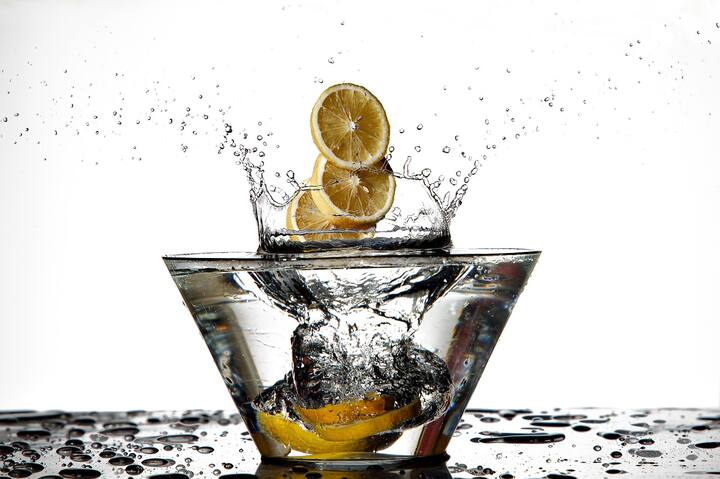 கூடுதலாக, வைட்டமின் சி உடலில் ஹார்மோன்கள் உற்பத்திக்கு உதவுகிறது. அதேபோல், நோய் எதிர்ப்பு சக்தியை அதிகரிக்கவும், சாதாரண நோய்களில் இருந்து பாதுகாக்கவும் உதவுகிறது.