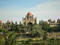 అసాంఘీక కార్యకలాపాలు జరగకపోతే స్పా సెంటర్ల పనితీరులో పోలీసులు జోక్యం చేసుకోలేరు: హైకోర్టు 