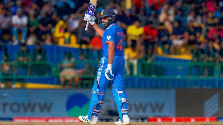 ষষ্ঠ ভারতীয় হিসাবে ১০ হাজার ওয়ান ডে রান করেন রোহিত। ২৪৮টি ম্যাচে ৪৮.৯৩ গড় ও ৯০.২৭ স্ট্রাইক রেটে রোহিত মোচ ১০, ০৩৩১ রান করেছেন এখনও পর্যন্ত। তাঁর দখলে ৩০টি ওয়ান ডে শতরান ও ৫১টি অর্ধশতরান করার কৃতিত্ব রয়েছে।