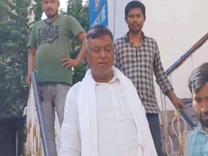 Bihar News: JDU MLC राधाचरण सेठ को 14 दिन के लिए न्यायिक हिरासत में जेल भेजा गया, ईडी ने किया था गिरफ्तार JDU MLC Radhacharan Seth sent to jail in judicial custody for 14 days arrested by ED Bihar News: JDU MLC राधाचरण सेठ को 14 दिन के लिए न्यायिक हिरासत में जेल भेजा गया, ईडी ने किया था गिरफ्तार