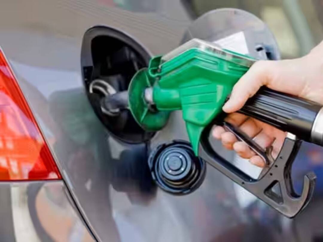 petrol and diesel price chennai on 15th september 2023 know full details Petrol, Diesel Price: மாற்றம் காண்கிறதா பெட்ரோல், டீசல் விலை.. கலக்கத்தில் வாகன ஓட்டிகள்.. இன்றைய நிலவரம் என்ன?