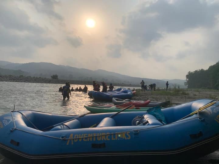 Rishikesh Ganga river high water level affected rafting could not start from 15th September ann River Rafting: ऋषिकेश में रिवर राफ्टिंग पर मौसम की मार, गंगा का जलस्तर बढ़ा, 15 सितंबर से भी नहीं हो सकी शुरू