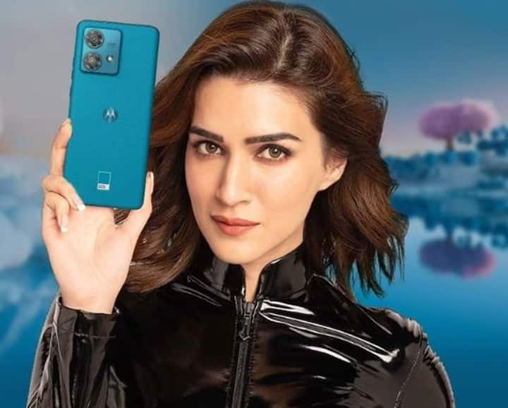 Motorola Edge 40 Neo ਭਾਰਤ 'ਚ 21 ਸਤੰਬਰ ਨੂੰ ਲਾਂਚ ਹੋਣ ਜਾ ਰਿਹਾ ਹੈ। ਇਸ ਫੋਨ ਨੂੰ ਯੂਰਪ 'ਚ ਪਹਿਲਾਂ ਹੀ ਲਾਂਚ ਕੀਤਾ ਜਾ ਚੁੱਕਾ ਹੈ। ਇਹ ਇੱਕ ਮਿਡ-ਰੇਂਜ ਸਮਾਰਟਫੋਨ ਹੋਵੇਗਾ, ਜੋ ਕਿ MediaTek Dimensity 7030 ਚਿਪਸੈੱਟ ਦੁਆਰਾ ਸੰਚਾਲਿਤ ਹੋਵੇਗਾ ਅਤੇ 68W ਫਾਸਟ ਚਾਰਜਿੰਗ ਸਪੋਰਟ ਦੇ ਨਾਲ 5000mAh ਦੀ ਬੈਟਰੀ ਮਿਲੇਗੀ। ਫੋਨ 6.5 ਇੰਚ ਦੀ ਡਿਸਪਲੇਅ ਨਾਲ ਆਵੇਗਾ।