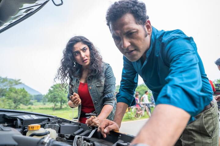 থ্রিলার এই ওয়েব সিরিজের পরিচালক ও প্রযোজক জন হালদার। ক্লিক (Klikk) ওটিটি প্ল্যাটফর্মে মুক্তি পাবে এই সিরিজ।