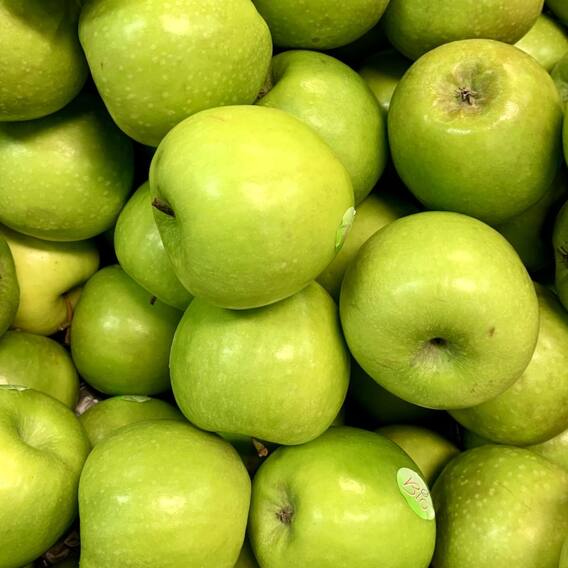 Apple: Green apple most beneficial or red? See which diseases this apple drives away Apple: Green apple most beneficial or red? See which diseases this apple drives away