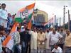 Ambikapur: अंबिकापुर रेलवे स्टेशन पर कांग्रेस नेताओं ने किया 'रेल रोको आंदोलन', DRM को सौंपा ज्ञापन