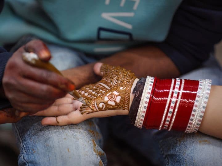 पति का दूसरी महिला के साथ रहना गलत नहीं; दिल्ली हाईकोर्ट ने किस आधार पर कही ये बात It is not wrong for a husband to live with another woman know On what basis did Delhi High Court say this ABPP पति का दूसरी महिला के साथ रहना गलत नहीं; दिल्ली हाईकोर्ट ने किस आधार पर कही ये बात