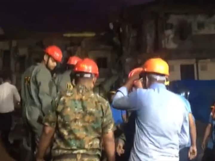 Thane building collapsed in Dombivali One dead two others feared trapped Maharashtra: ठाणे में चार मंजिला इमारत गिरी, एक शख्स की मौत, दो के मलबे में दबे होने की आशंका