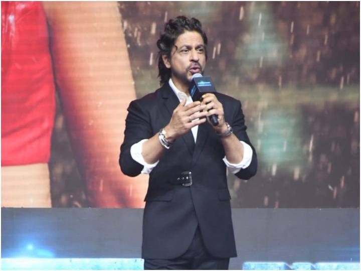 Jawan Actor Shahrukh Khan announced Dunki Release date and said it will be released on Christmas 2023 Dunki Release Date: 'डंकी' की रिलीज में नहीं होगी देरी, SRK ने अनाउंस कर दी डेट, बोले- 'जब मेरी फिल्में रिलीज होती हैं तो उस रोज ईद...'