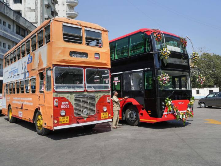 BEST ने इस साल फरवरी से इन प्रतिष्ठित बसों को पट्टे पर ली गई बैटरी से चलने वाली लाल और काली डबल-डेकर बसों से बदलना शुरू कर दिया और अब तक लगभग 25 ऐसी बसें शामिल की जा चुकी हैं.