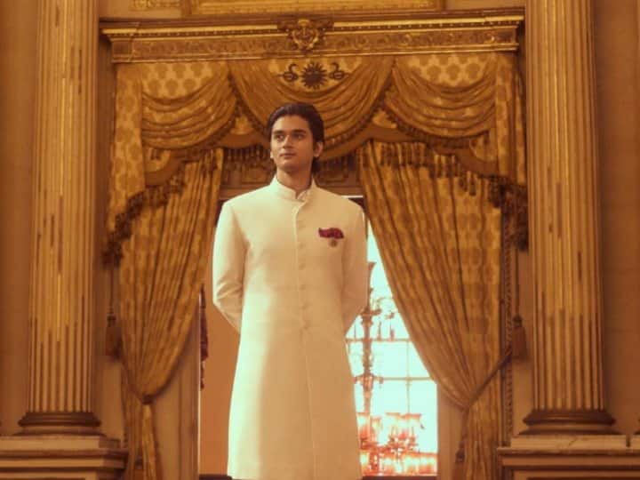 महानआर्यमन राव सिंधिया ग्वालियर के सिंधिया परिवार के वैध उत्तराधिकारी हैं. ये केंद्रीय मंत्री ज्योतिराज सिंधिया के बेटे हैं. एक रिपोर्ट के अनुसार, उनकी मां, प्रियदर्शिनी सिंधिया को देश की 50 सबसे आकर्षक महिलाओं में शामिल किया गया है. ये ग्वालियर के जय विलास पैलेस में रहते हैं.