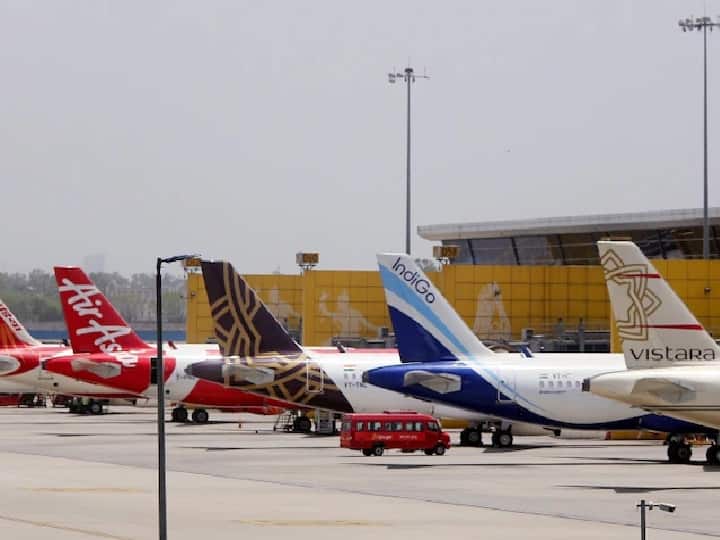 Domestic Air Traffic in August rose by 22.80 percent total 1.24 crore travellers travelled through air know details Air Traffic: अगस्त में बढ़ी हवाई यात्रा करने वालों की संख्या, घरेलू एयर ट्रैफिक में हुआ 23 फीसदी तक का इजाफा