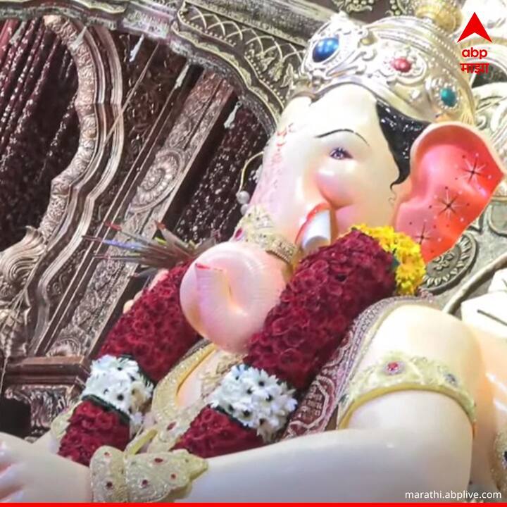 Lalbaugcha Raja 2023  : लालबागच्या राजाची पहिली झलक ही गुरुवार (15 सप्टेंबर) रोजी दाखवण्यात आली.