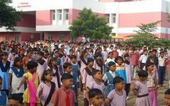 कौतुकास्पद! अनाथ, वंचित, सेक्सवर्कर्सच्या मुलांचं शिक्षण, दीड दशकांची मेहनत, जगातील सर्वोत्कृष्ट टॉप थ्री शाळांमध्ये अहमदनगरच्या शाळेची निवड