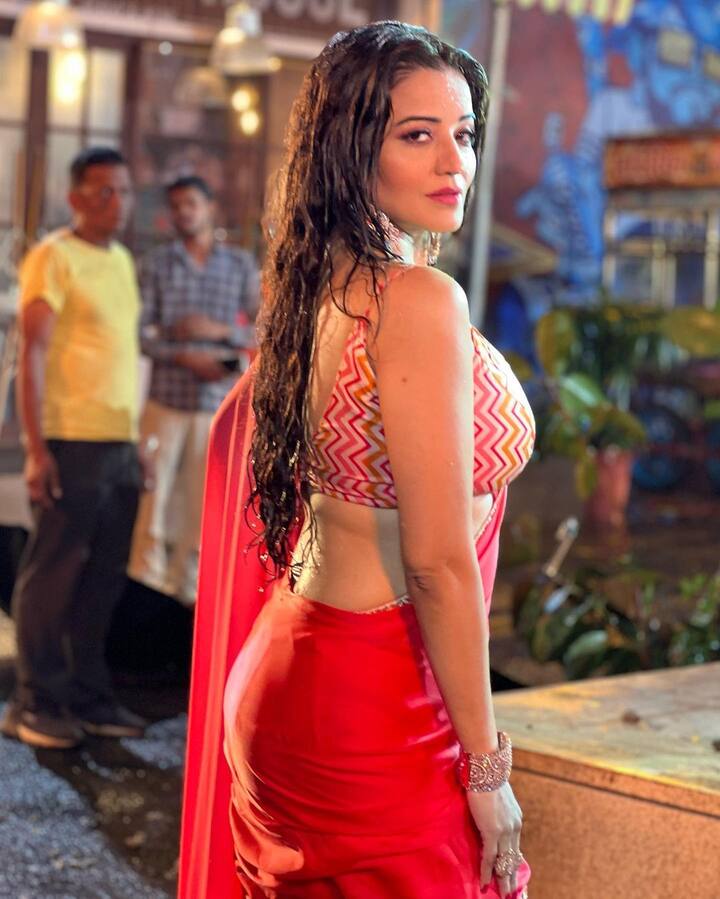 મોનાલિસાનું નામ ભોજપૂરી ઈન્ડસ્ટ્રીમાં ખૂબ જ જાણીતુ છે.