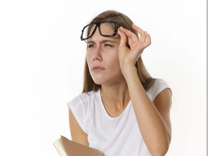 आंखों से जुड़ी ये समस्याएं बना सकती हैं अंधा, जानें कब हो जाना चाहिए सावधान