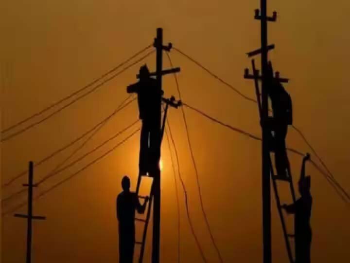 Power Shutdown : தேனி, திண்டுக்கல் மாவட்டத்தில் நாளை எந்தெந்த பகுதியில் மின்சாரம் நிறுத்தம் - விவரம் இதோ