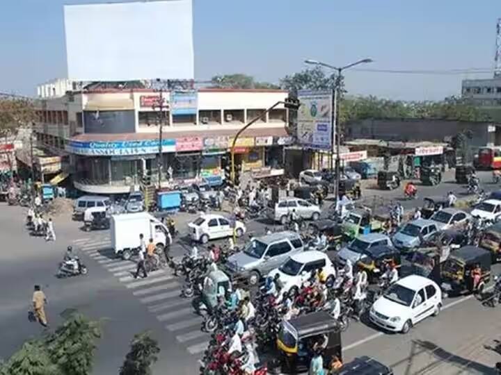 Marathwada Cabinet meeting Change traffic by aurangabad city  police Marathwada Cabinet Meeting : औरंगाबादकरांनो आज घराबाहेर पडण्यापूर्वी वाहतुकीतील बदल पाहा; अन्यथा वाहतूक कोंडीत अडकाल